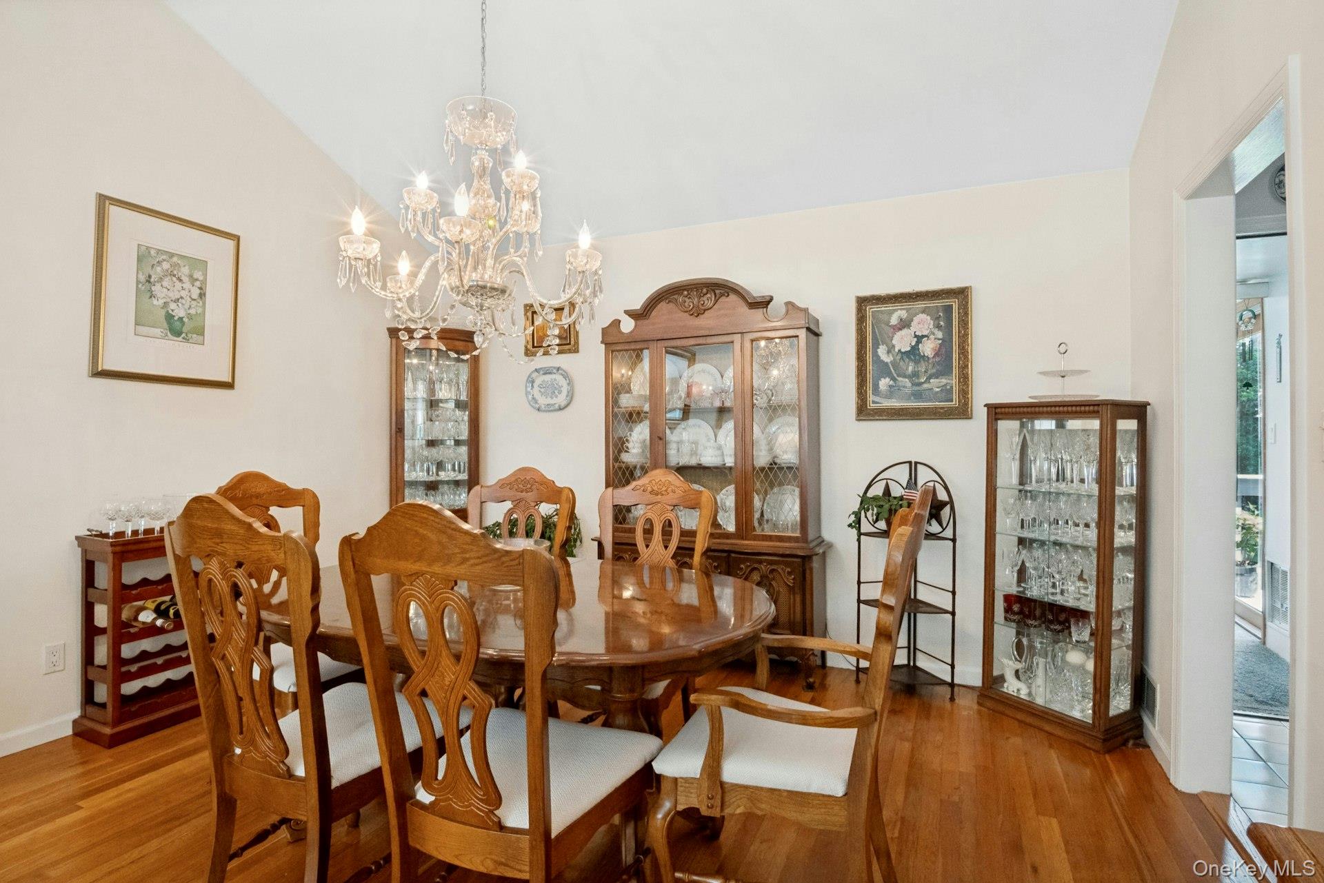 82 Holbrooke Road White Plains, NY 10605 - Photo 11 of 33