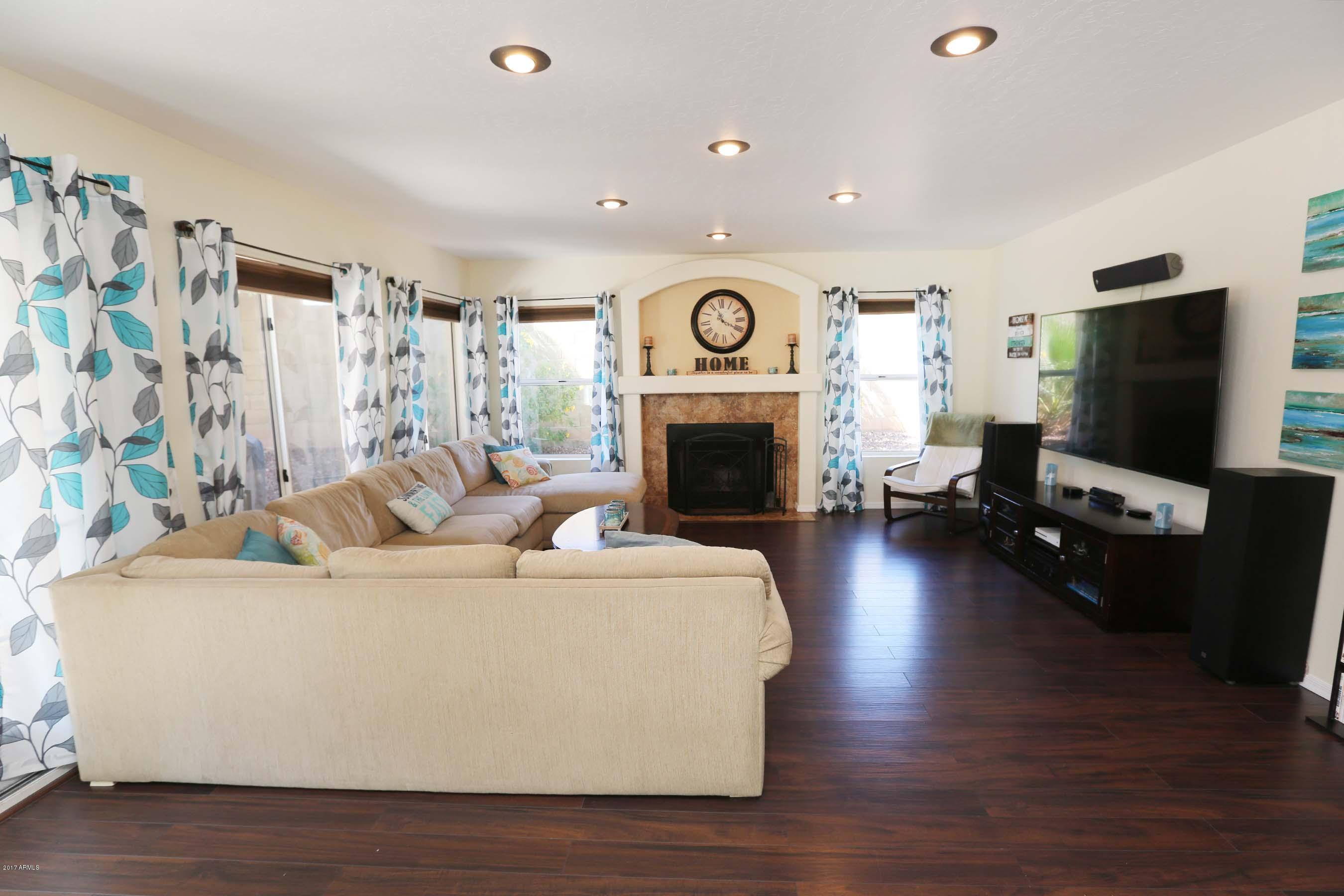 1735 East Redfield Road Phoenix, AZ 85022 - Photo 13 of 68 Redfield 13