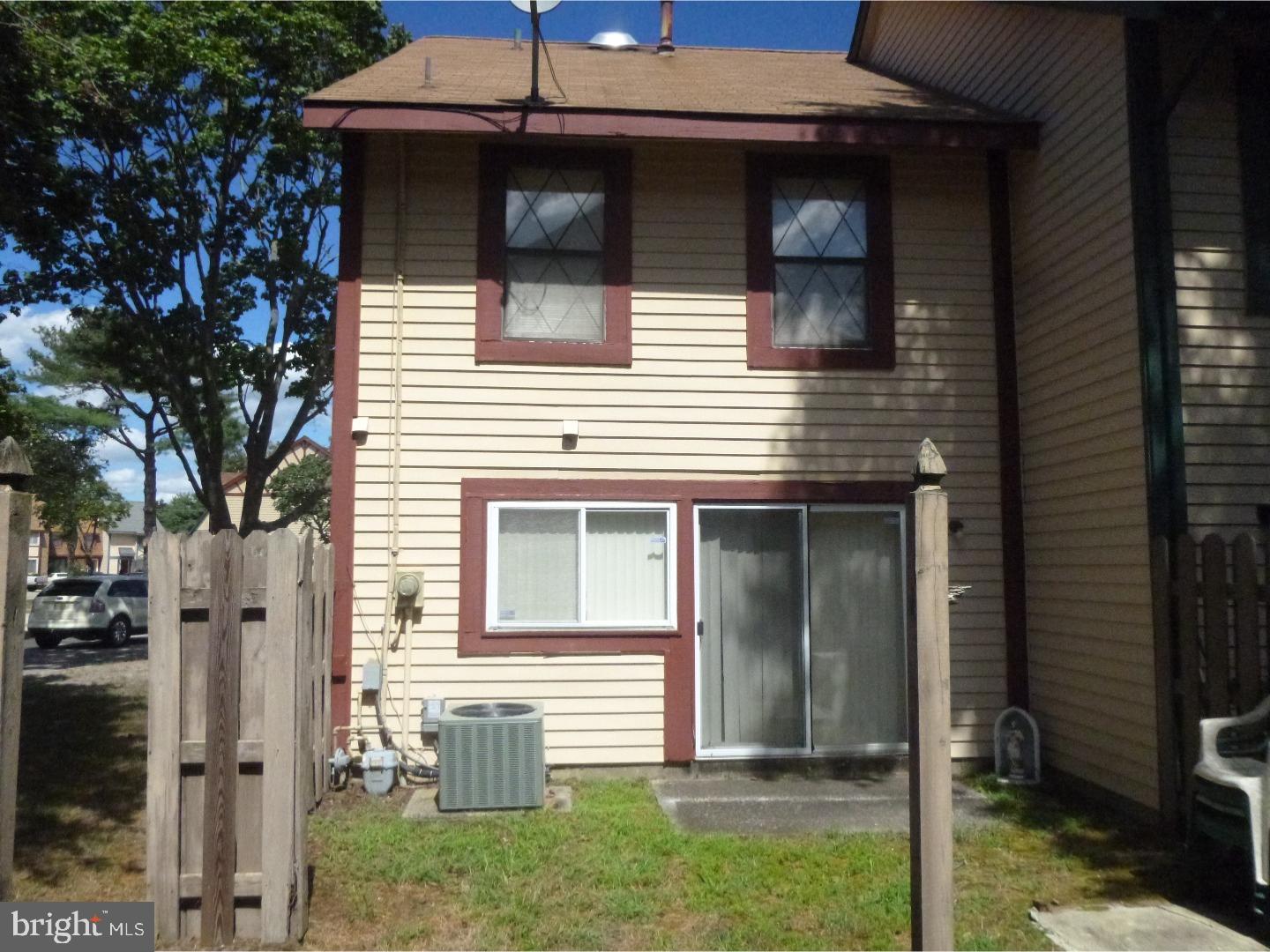 26 Chelsea Circle Clementon, NJ 08021 - Photo 12 of 13 Exterior Back