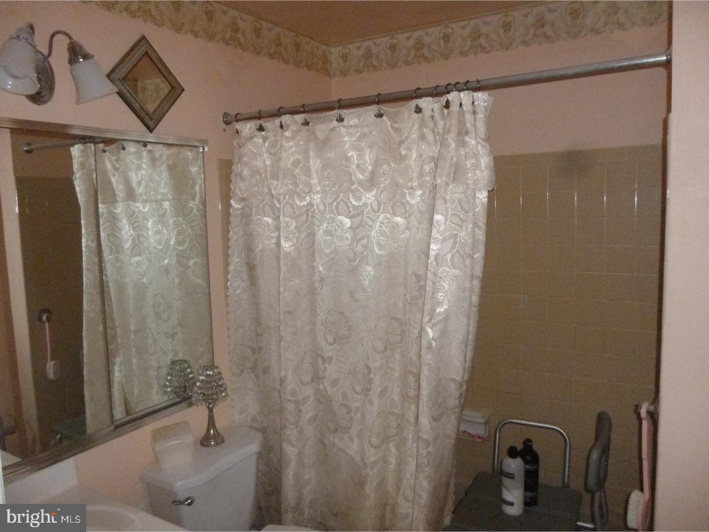 26 Chelsea Circle Clementon, NJ 08021 - Photo 9 of 13 Bathroom