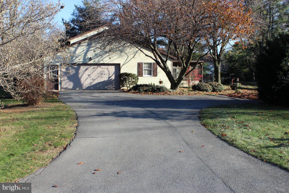579 Millcross Road Lancaster, PA 17601 - Photo 2 of 18