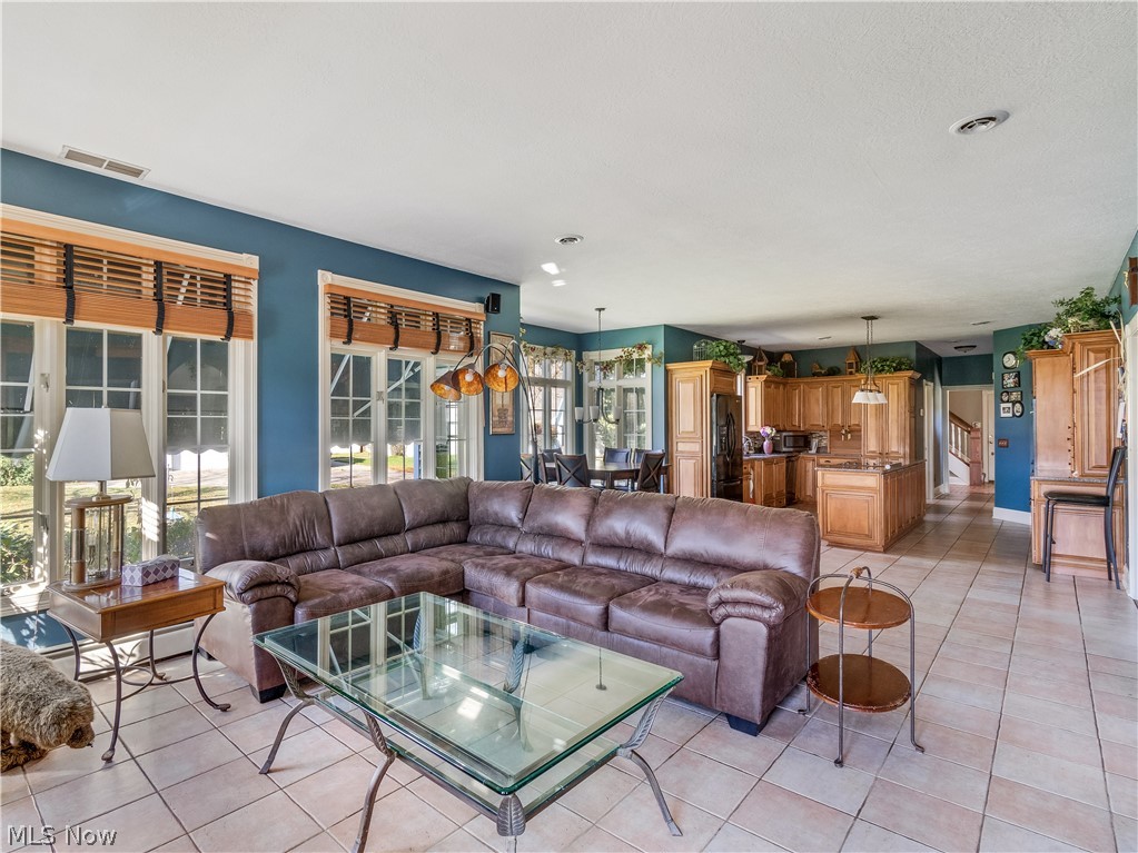 3078 Wise Road North Canton, OH 44720 - Photo 10 of 35 Gathering/family room adjoining eat in kitchen*