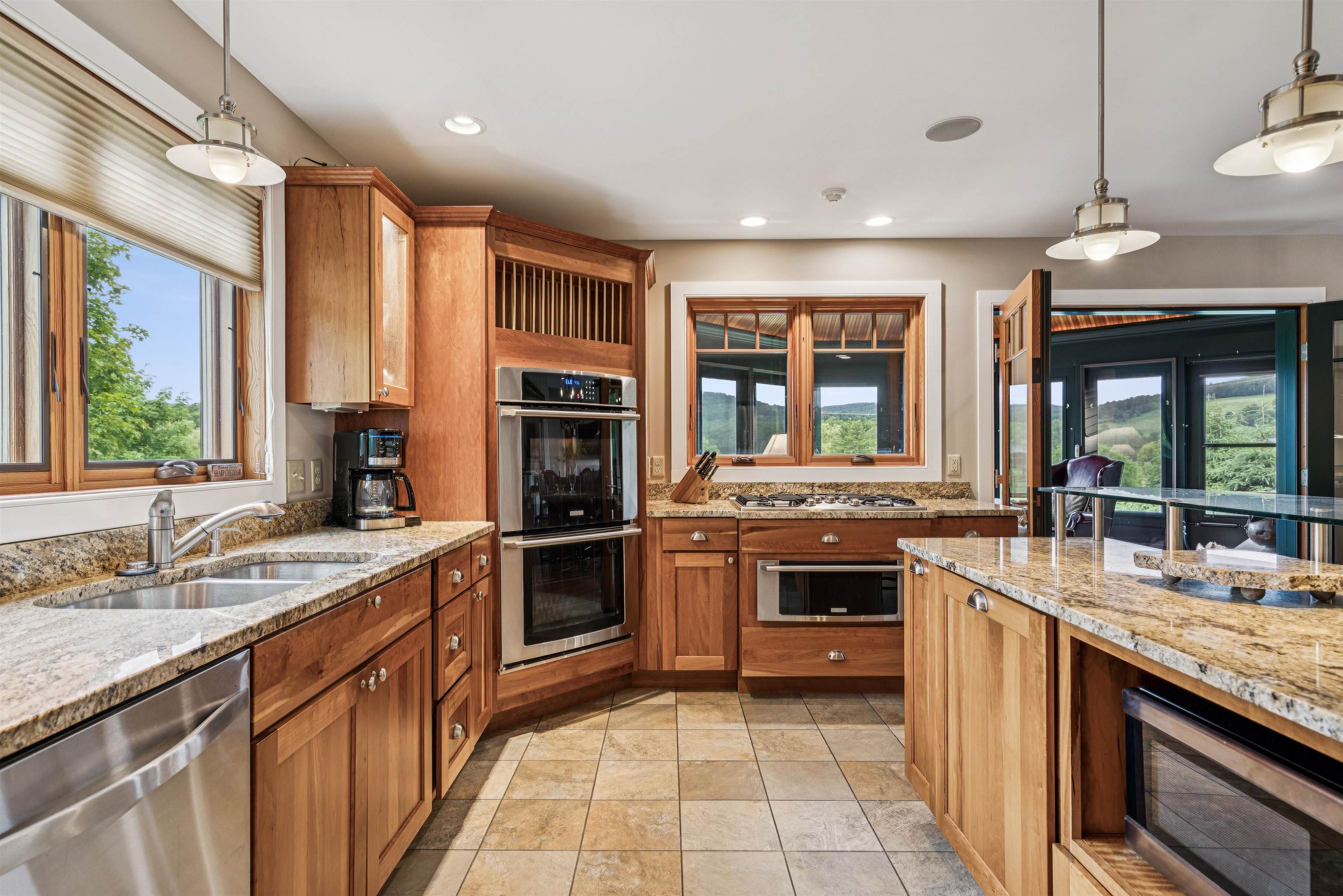 2346 Quechee Main Street Hartford, VT 05059 - Photo 5 of 32