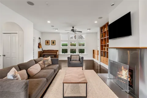 $1,499,000 | 413 Woodland Street, Houston, TX 77009