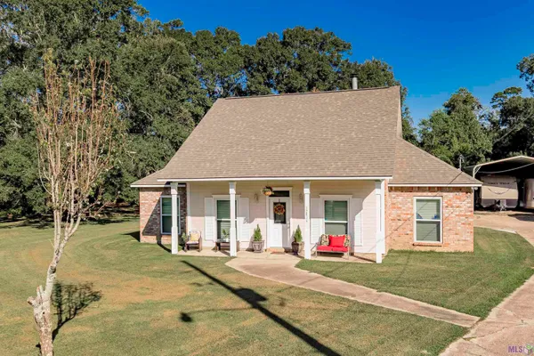 $310,000 | 32810 Poplar Court, Denham Springs, LA 70706