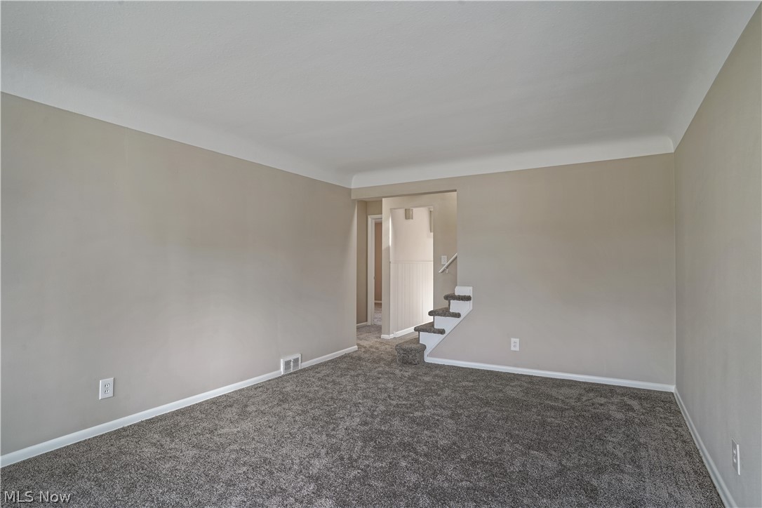 4629 Blythin Road Cleveland, OH 44125 - Photo 11 of 29