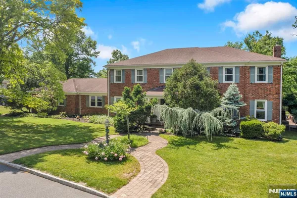 $899,000 | 2 Edgewood Avenue North, West Orange, NJ 07052