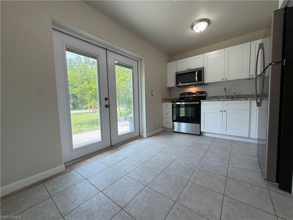 2601 47th Terrace Southwest, Unit B Naples, FL 34116 - Photo 4 of 20