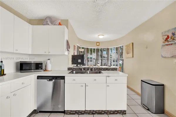 $900,000 | 10528 Southwest 118th Place, Miami, FL 33186