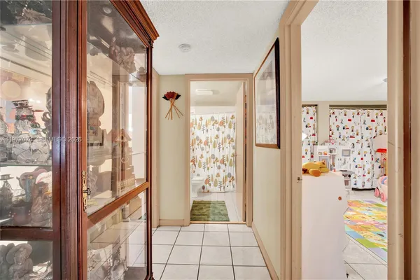 $900,000 | 10528 Southwest 118th Place, Miami, FL 33186