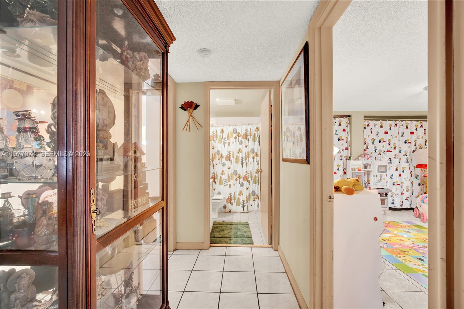 10528 Southwest 118th Place Miami, FL 33186 - Photo 19 of 45