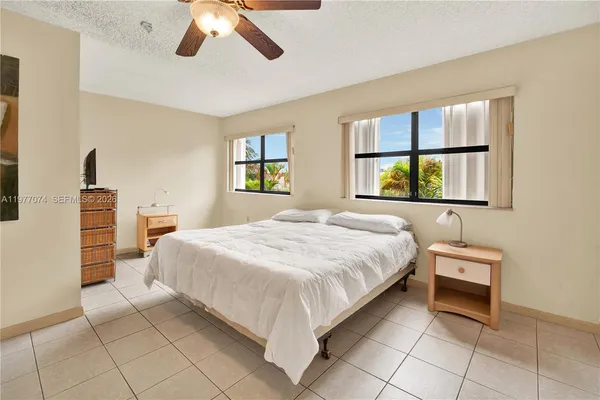 $900,000 | 10528 Southwest 118th Place, Miami, FL 33186