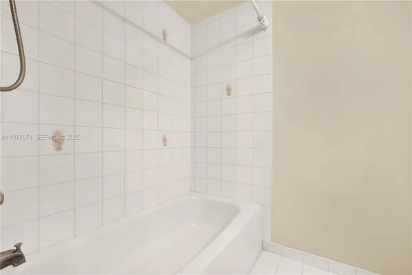 $900,000 | 10528 Southwest 118th Place, Miami, FL 33186