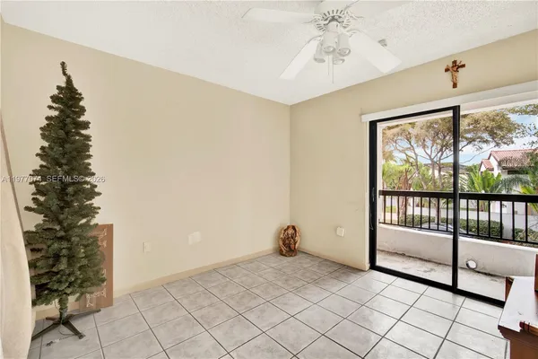 $900,000 | 10528 Southwest 118th Place, Miami, FL 33186