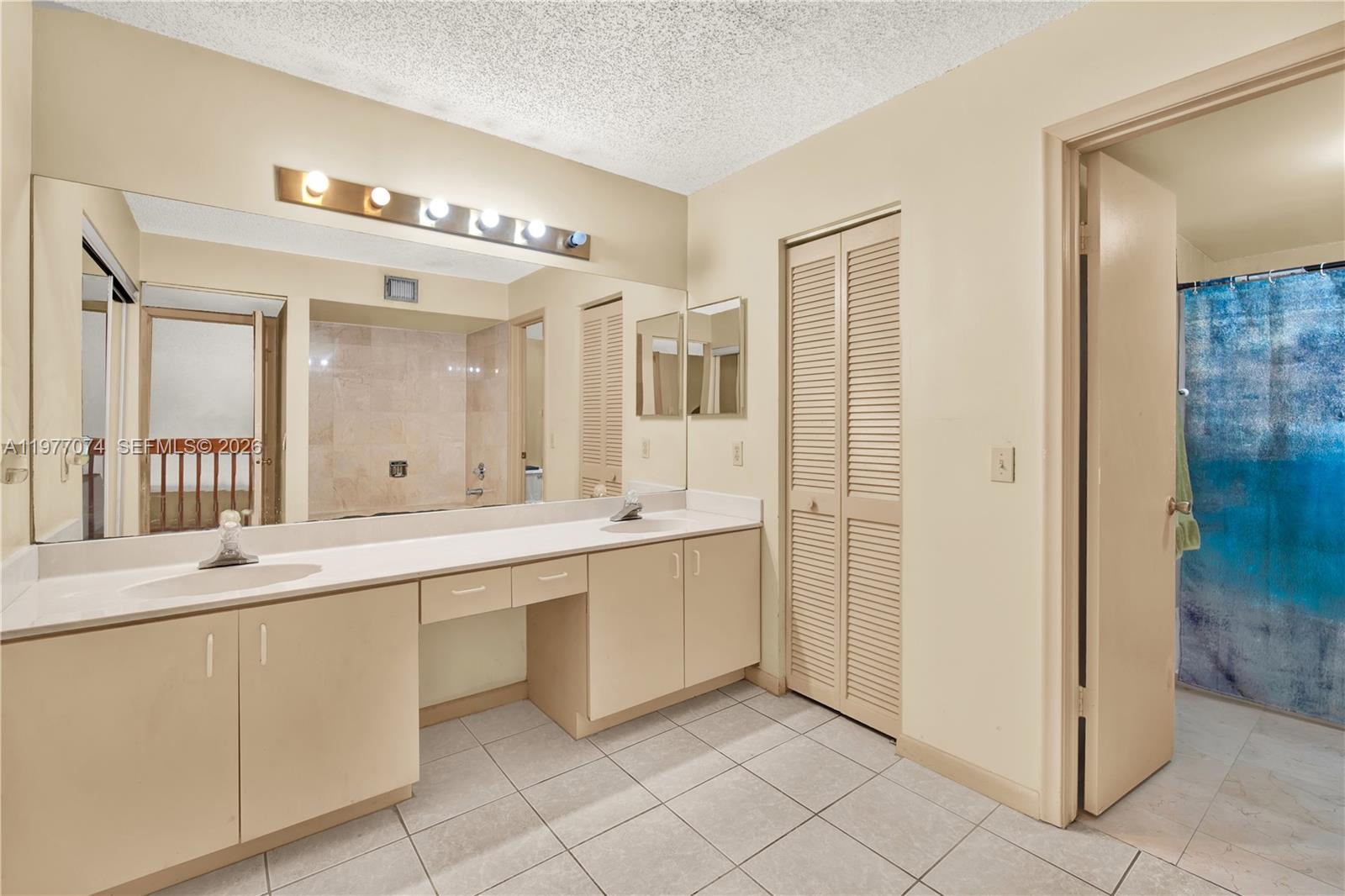 10528 Southwest 118th Place Miami, FL 33186 - Photo 31 of 45