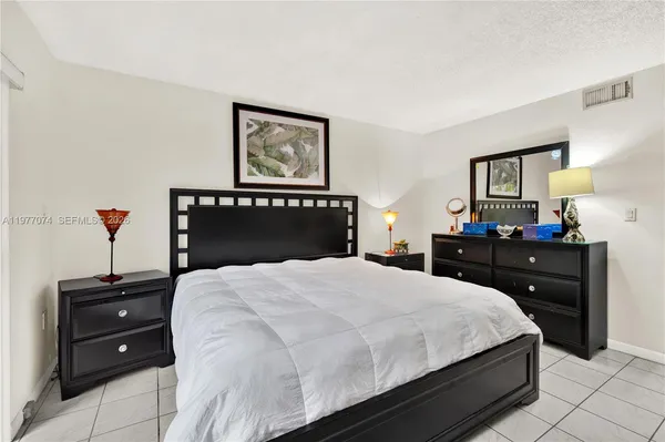 $900,000 | 10528 Southwest 118th Place, Miami, FL 33186