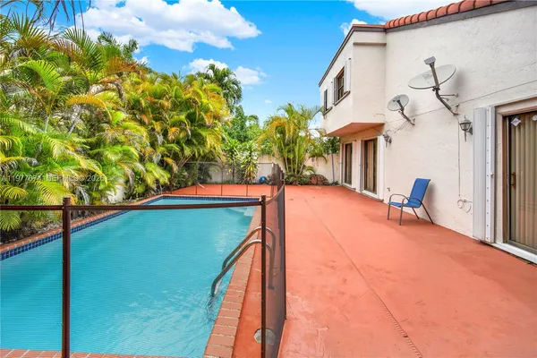 $900,000 | 10528 Southwest 118th Place, Miami, FL 33186
