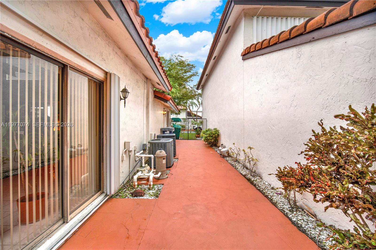 10528 Southwest 118th Place Miami, FL 33186 - Photo 37 of 45