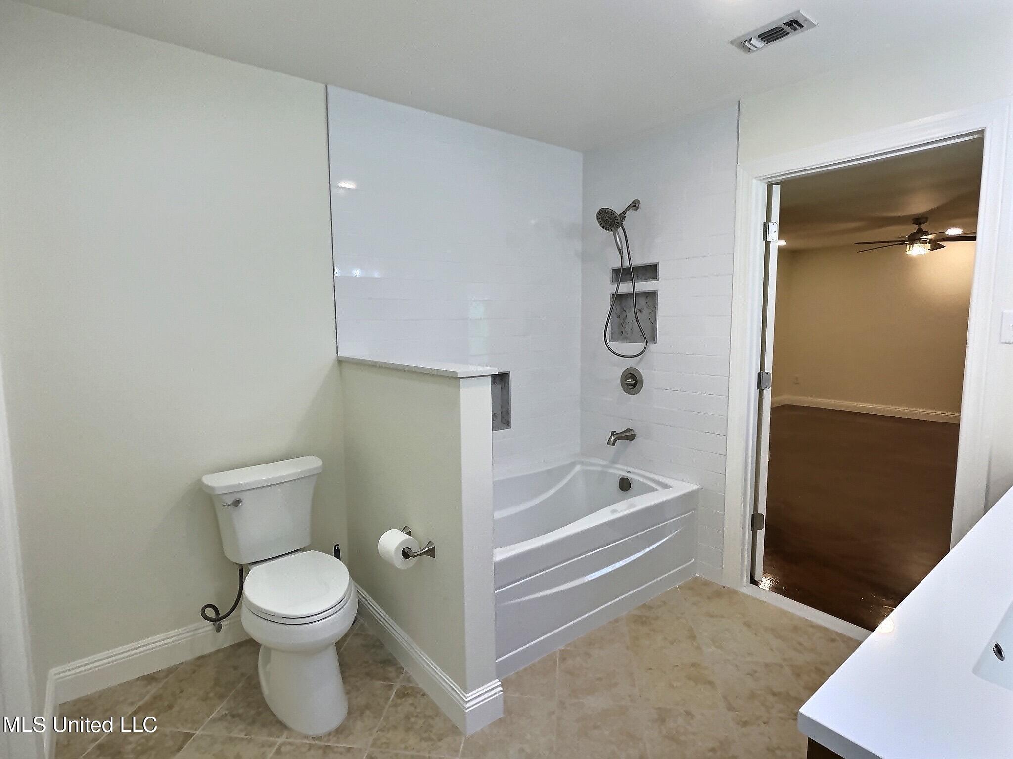 14132 Lumpkin Road Gulfport, MS 39503 - Photo 17 of 33 IMG_8537