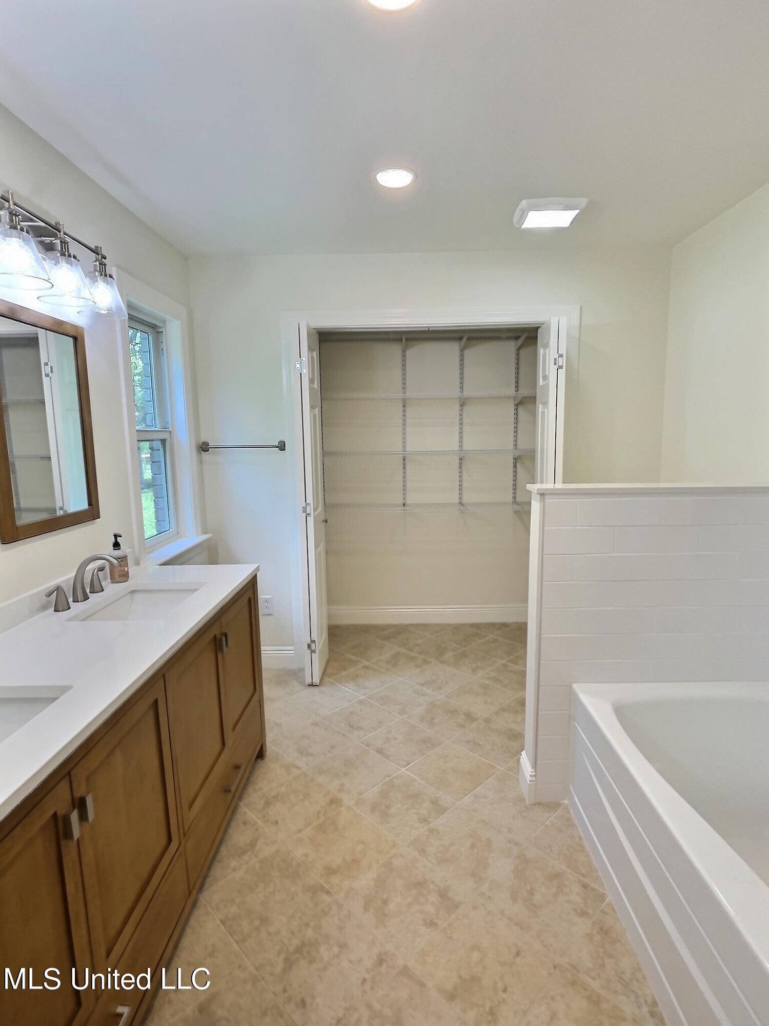 14132 Lumpkin Road Gulfport, MS 39503 - Photo 19 of 33 IMG_8535