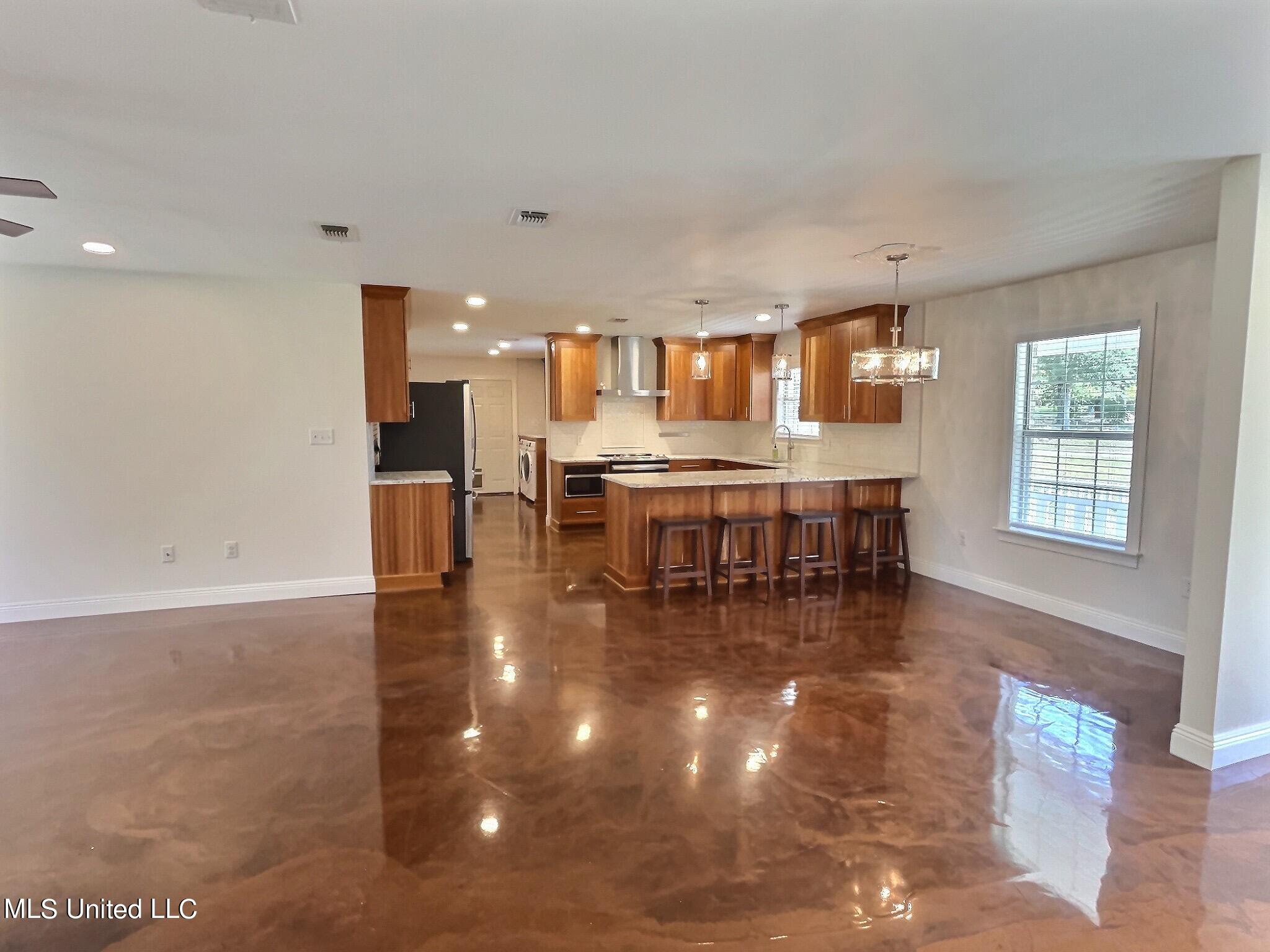 14132 Lumpkin Road Gulfport, MS 39503 - Photo 7 of 33 IMG_8527