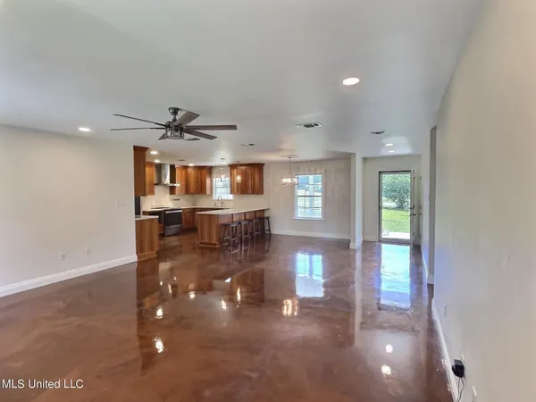 $2,550 | 14132 Lumpkin Road, Gulfport, MS 39503
