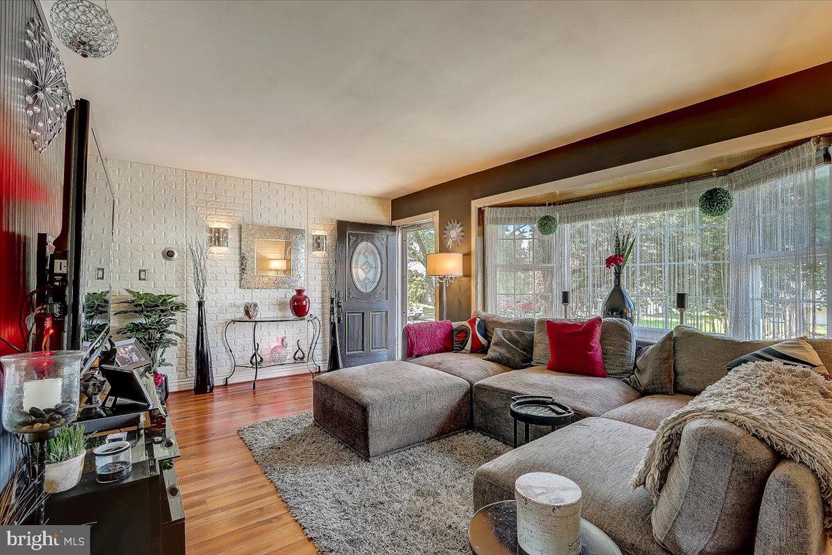 109 Embleton Road Owings Mills, MD 21117 - Photo 5 of 44 Gallery Image 5
