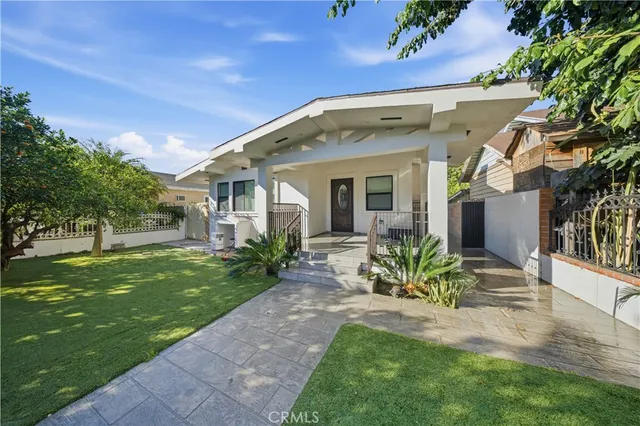 $3,600 | 6325 Marbrisa Avenue, Huntington Park, CA 90255