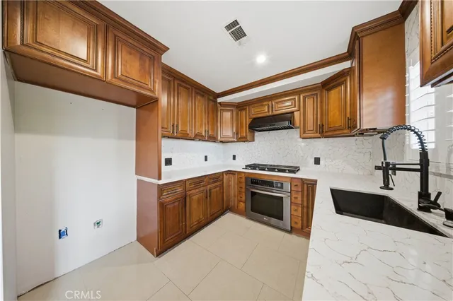 $3,600 | 6325 Marbrisa Avenue, Huntington Park, CA 90255