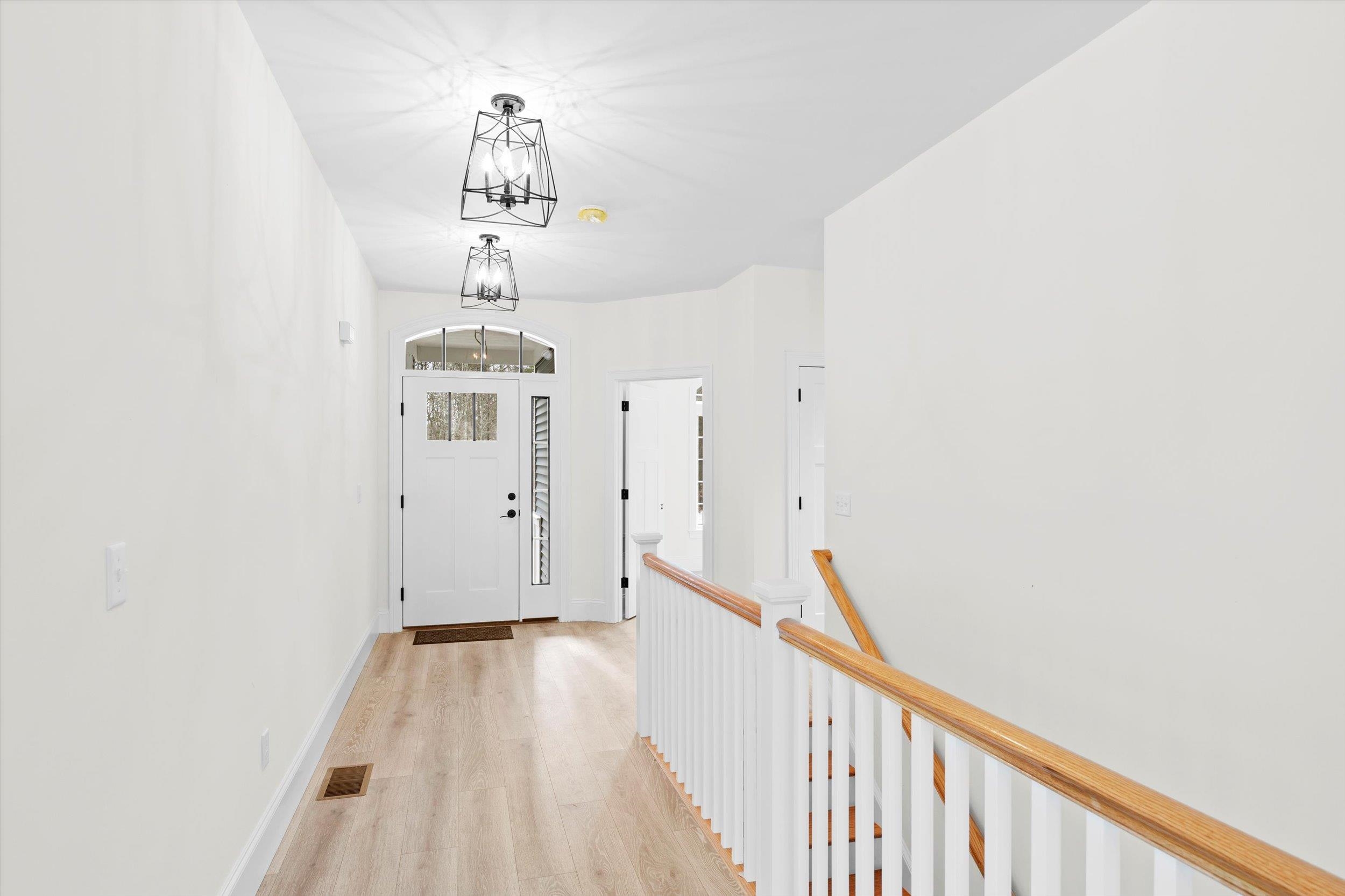 233 Cider Hill Road York, ME 03909 - Photo 9 of 40 Gallery Image 9