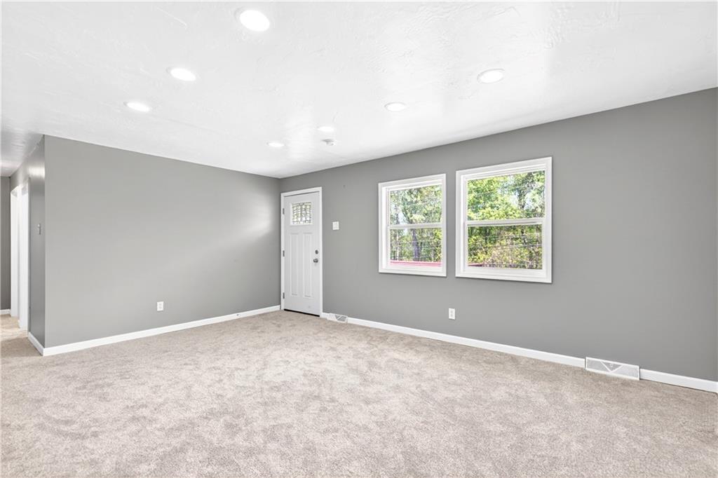 1590 Grange Road Charleroi, PA 15022 - Photo 6 of 38