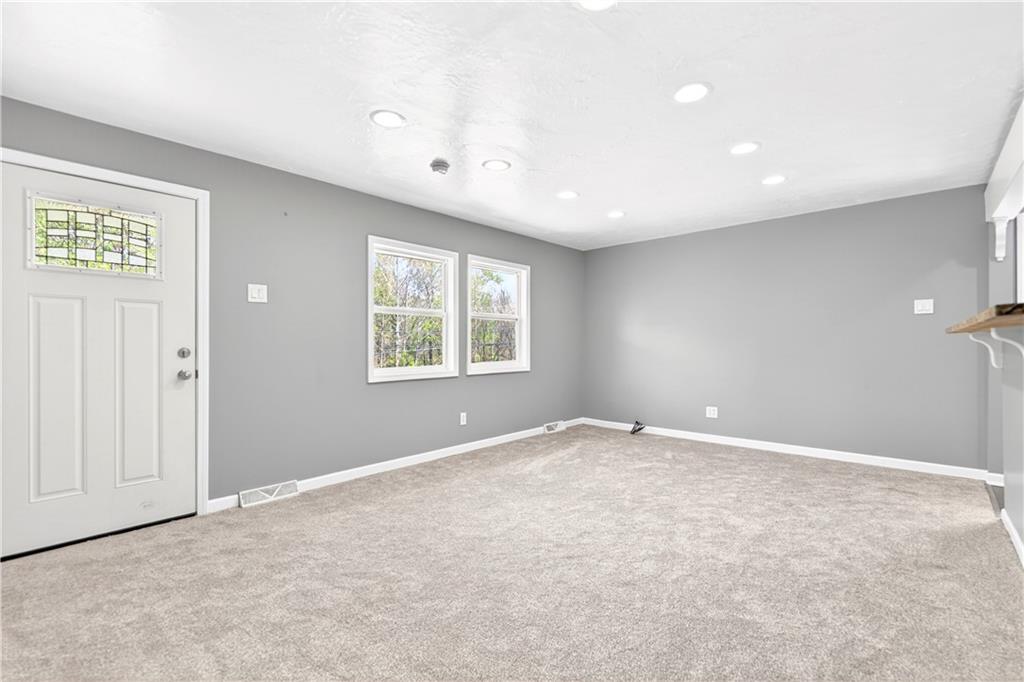 1590 Grange Road Charleroi, PA 15022 - Photo 7 of 38