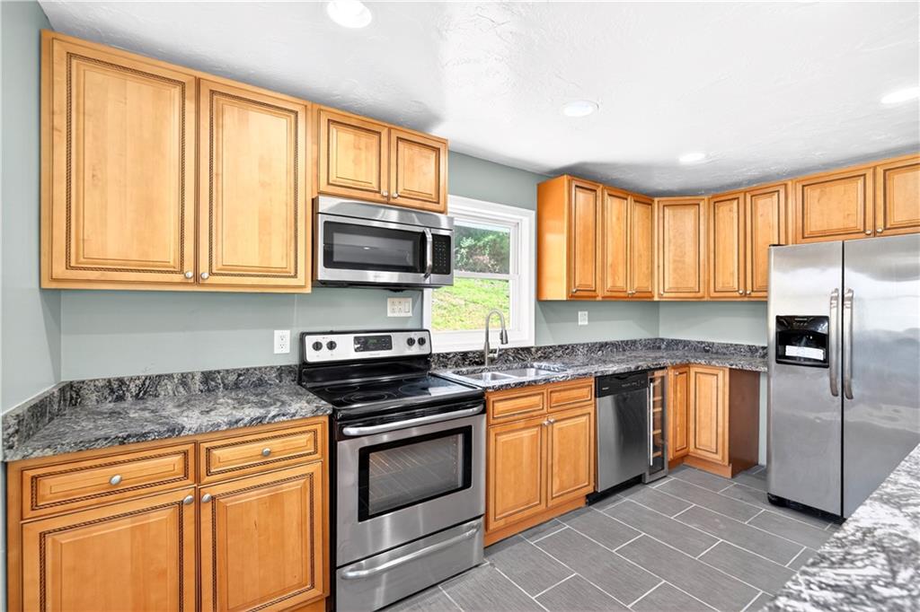 1590 Grange Road Charleroi, PA 15022 - Photo 10 of 38