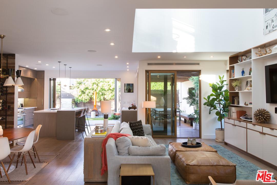 3108 Yale Avenue Venice, CA 90292 - Photo 12 of 46 a living room with furniture and a large window