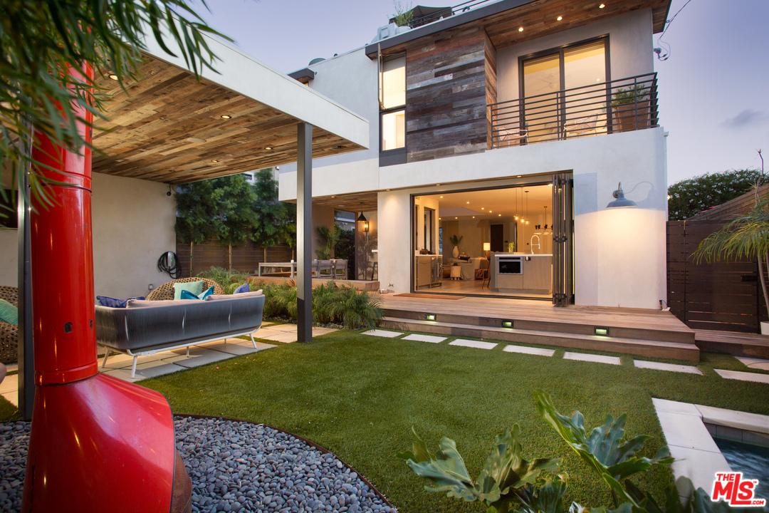 3108 Yale Avenue Venice, CA 90292 - Photo 36 of 46 a view of outdoor space yard deck and patio