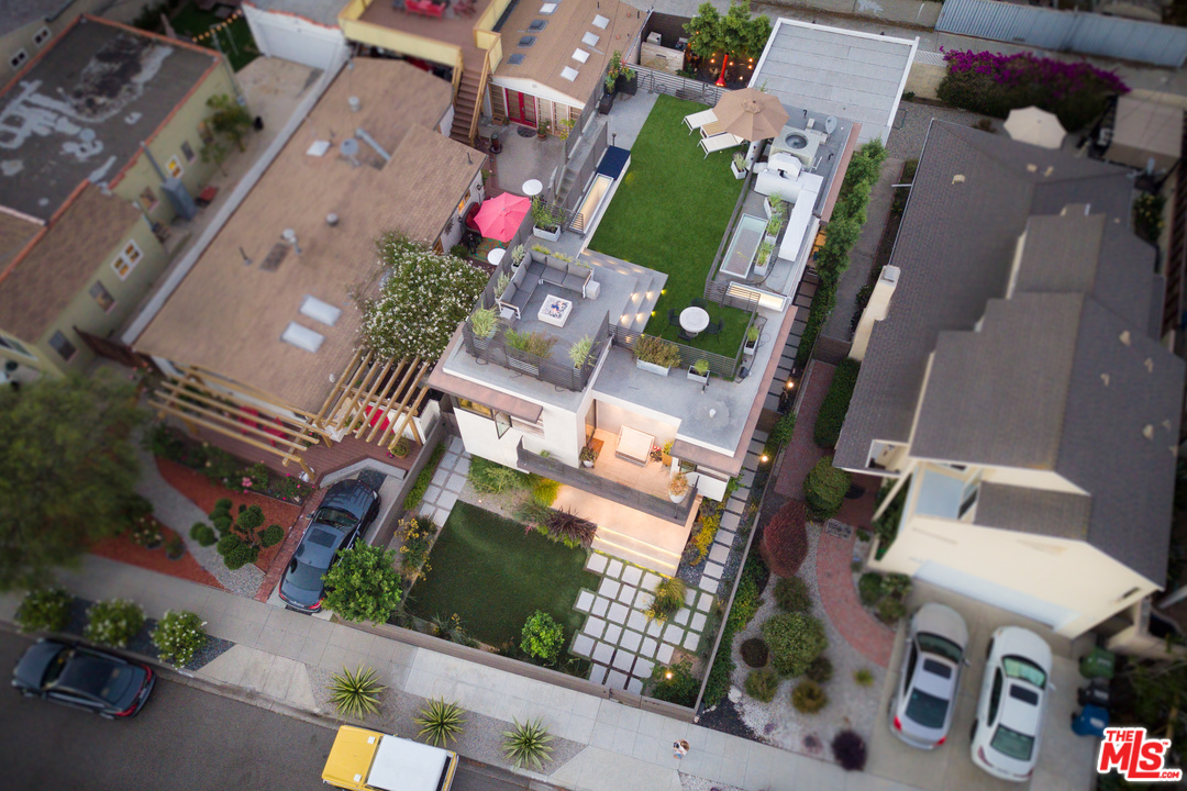 3108 Yale Avenue Venice, CA 90292 - Photo 46 of 46 an aerial view of a house