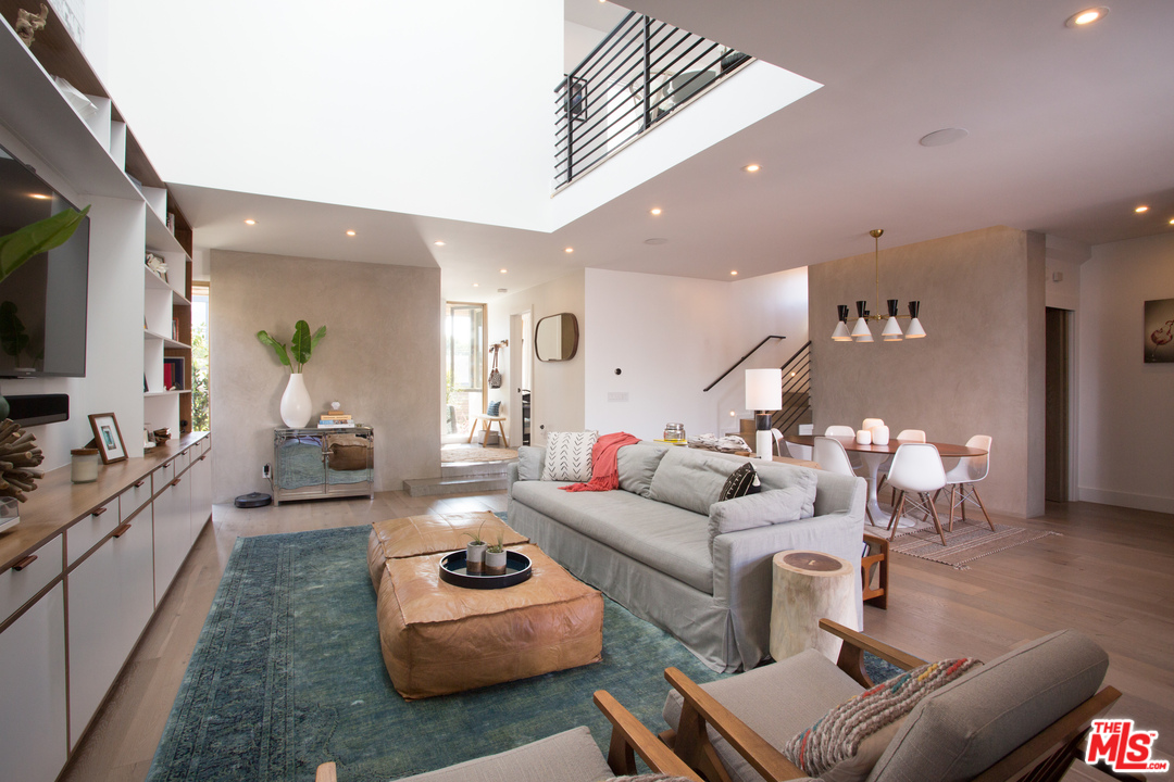3108 Yale Avenue Venice, CA 90292 - Photo 6 of 46 a living room with furniture and a large window