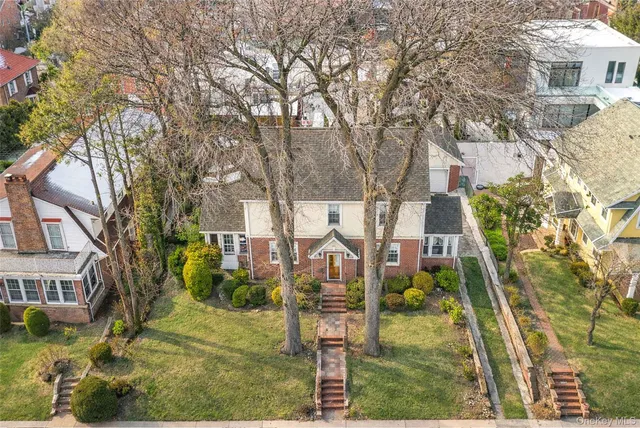 $1,998,888 | 33-26 162nd Street | Murray Hill - Flushing