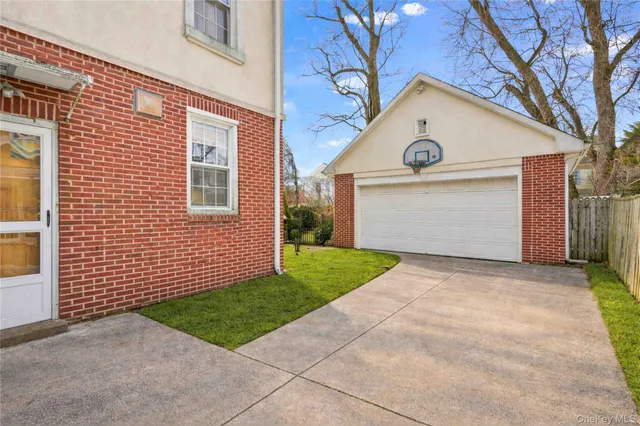 $1,998,888 | 33-26 162nd Street | Murray Hill - Flushing