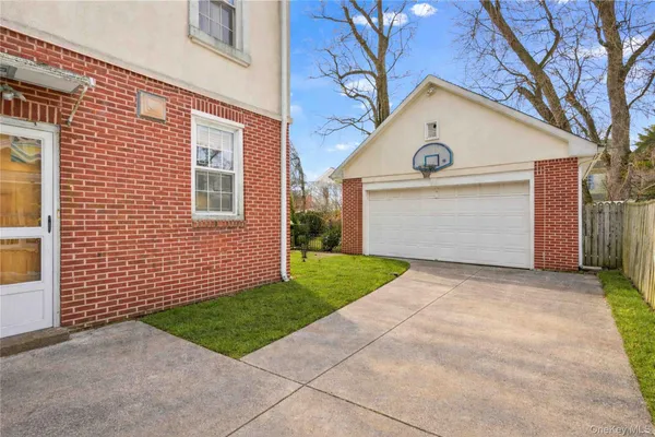 a view of a back yard of the house
