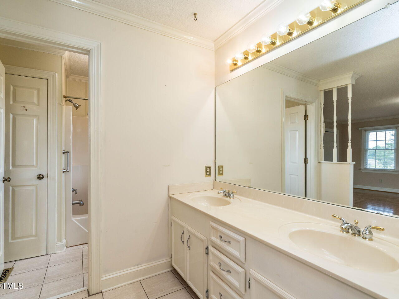 449 Braswell Road Smithfield, NC 27577 - Photo 15 of 30 017-1280x960-primary-bathroom