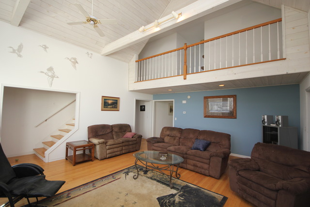 9-n301 Percy Road Maple Park, IL 60151 - Photo 6 of 25 a living room with furniture
