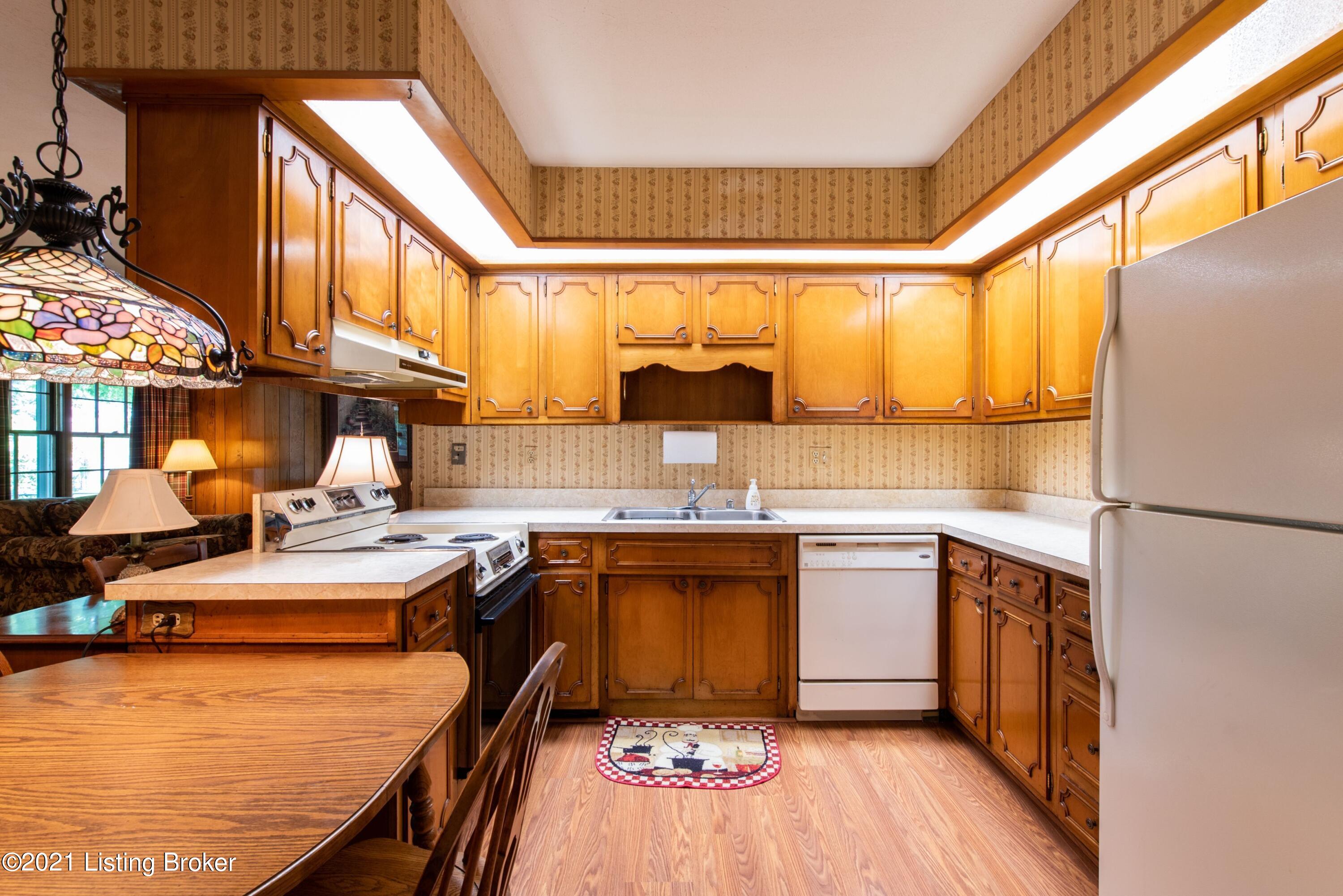 6709 Watch Hill Road Louisville, KY 40228 - Photo 16 of 43 6709kitchen1 - Copy