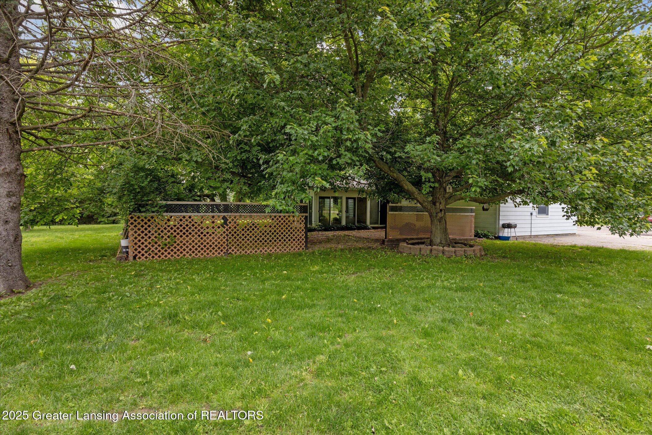 718 Hogsback Road Mason, MI 48854 - Photo 58 of 61 47-718-Hogsback-Rd-Mason-MI-48854-Window