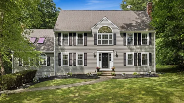 $1,100,000 | 4 Juniper Lane, Topsfield, MA 01983