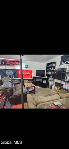 $3,700 | 1850 State Street, Schenectady, NY 12304