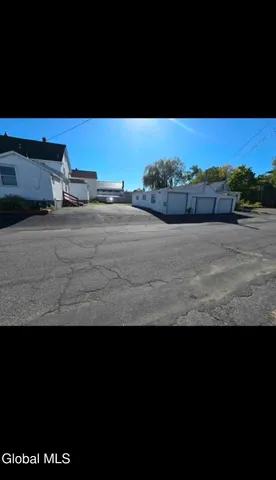 $3,700 | 1850 State Street, Schenectady, NY 12304