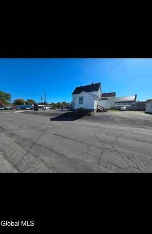 $3,700 | 1850 State Street, Schenectady, NY 12304