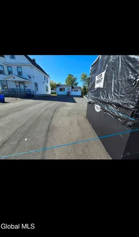 $3,700 | 1850 State Street, Schenectady, NY 12304