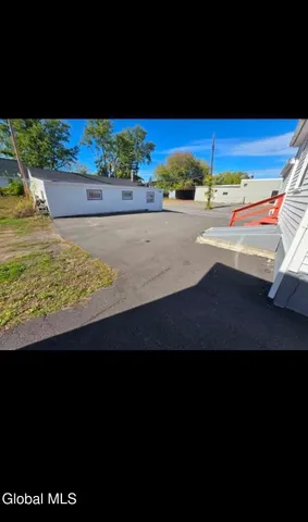 $3,700 | 1850 State Street, Schenectady, NY 12304